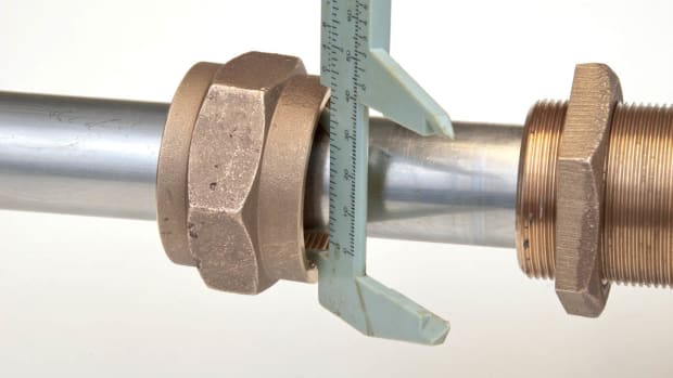 Measuring the inside diameter of the packing nut or gland