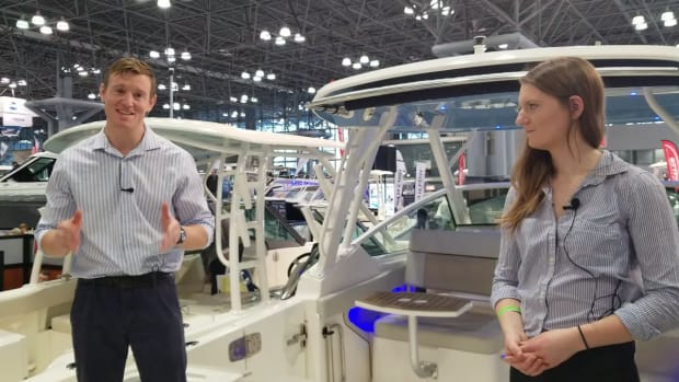 Boston Whaler 280 Vantage at 2020 New York Boat Show