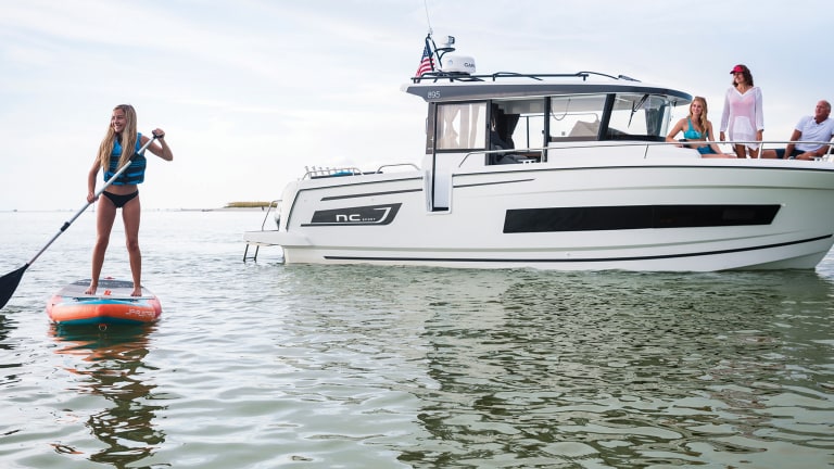 New Boat: Jeanneau 895 Sport