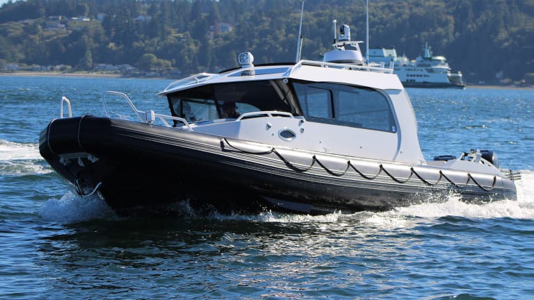 New Boat: Life Proof Yachtline 33