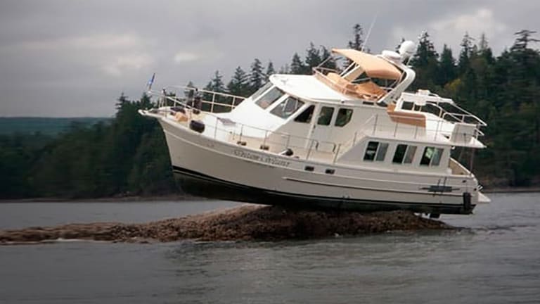 What to do if You Run Your Boat Aground