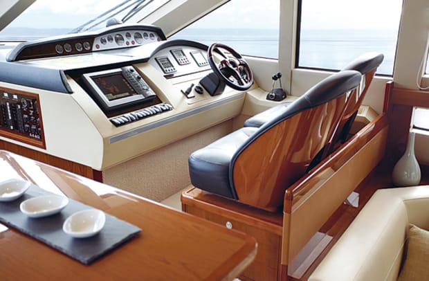 boatbuilder-viking-sport-cruisers-50-flybridge-yacht-g1.jpg promo image