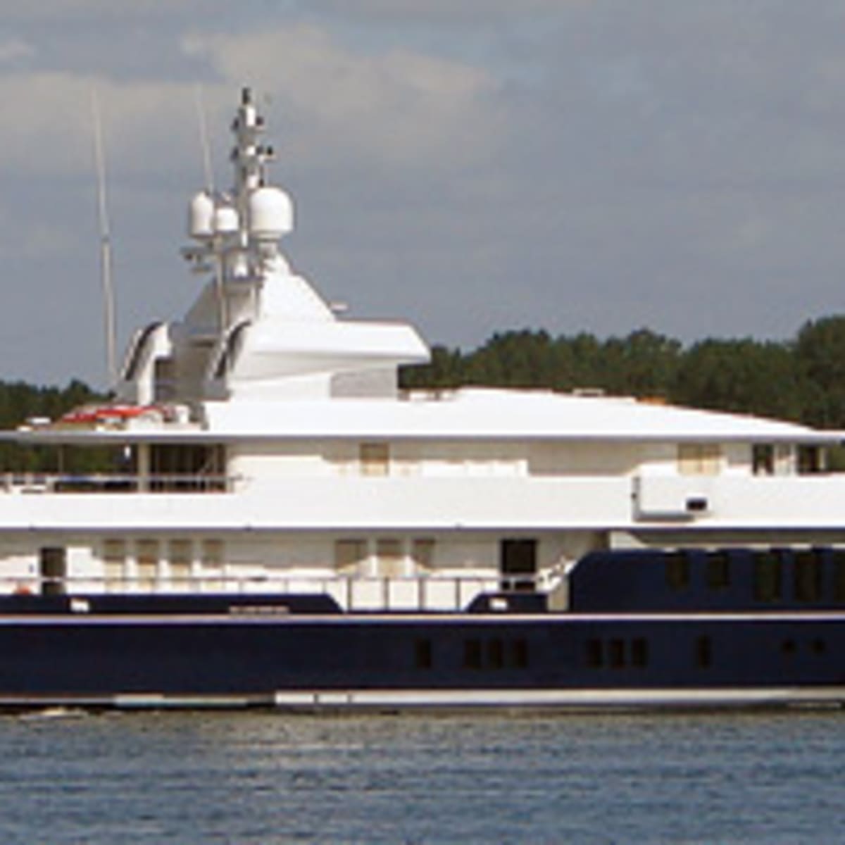 World's 100 Largest Yachts 2008 #64: Amadeus - Power & Motoryacht
