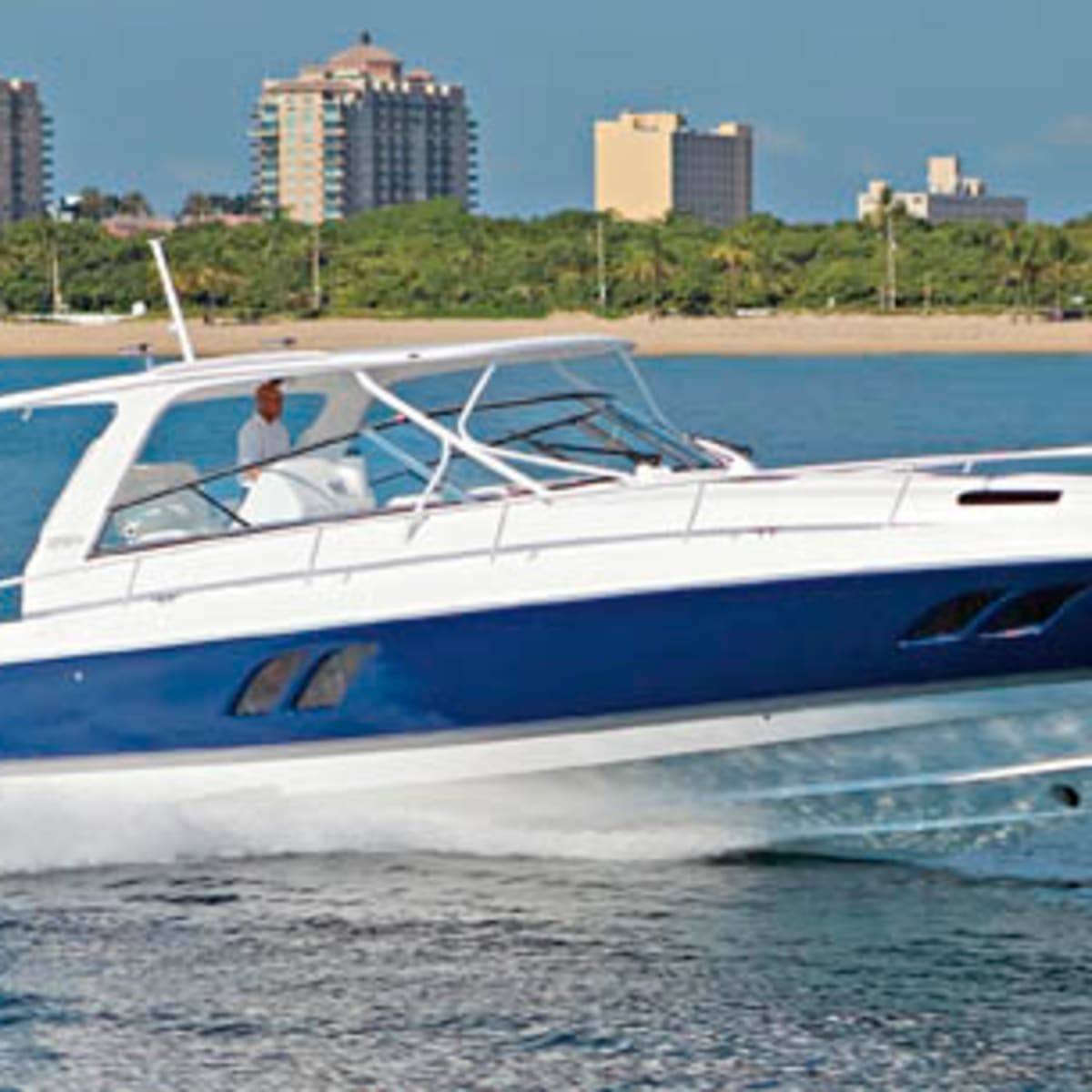 Intrepid 475 Sport Yacht - Power & Motoryacht