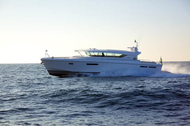delta 54 motor yacht
