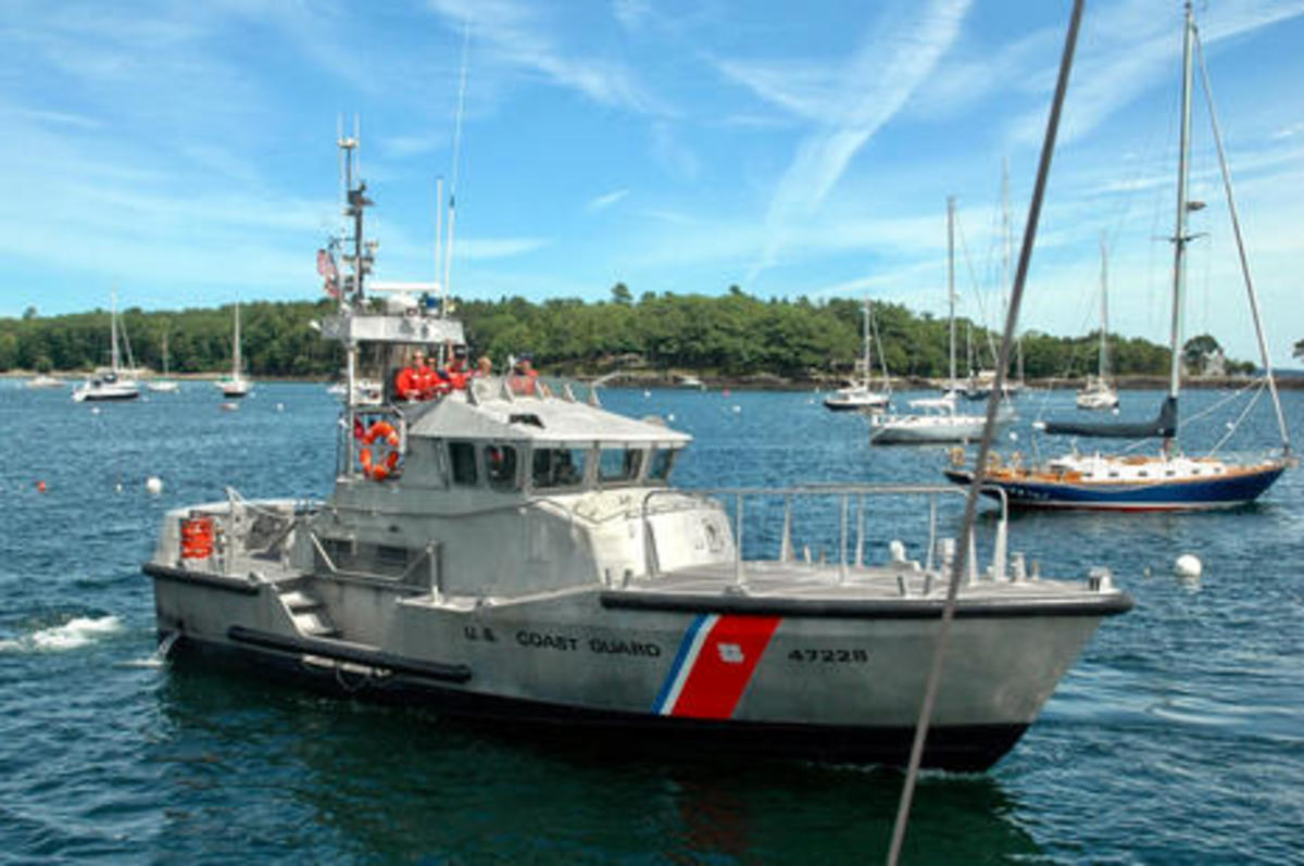 USCG_Rockland_Station_coming_for_Gizmo_cPanbo.jpg