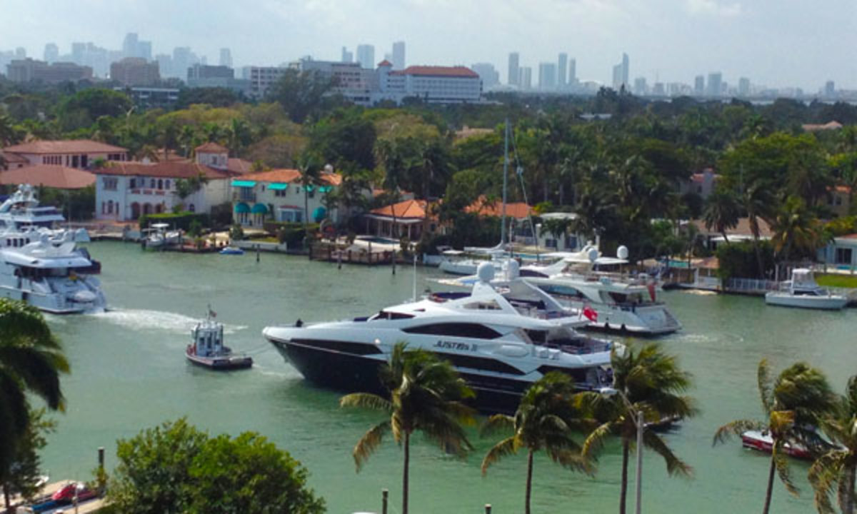Miami 2013 Yacht & Brokerage Show Setting up