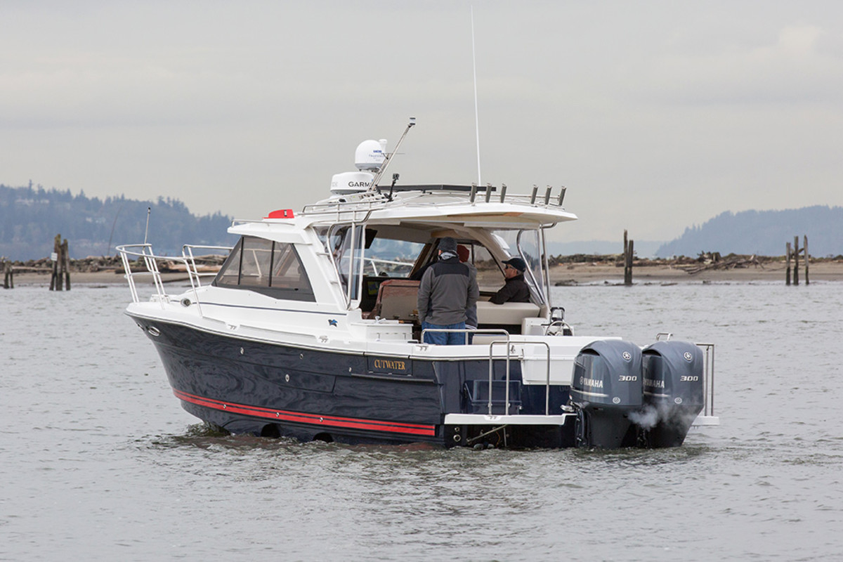 Cutwater 302 Sport Coupe