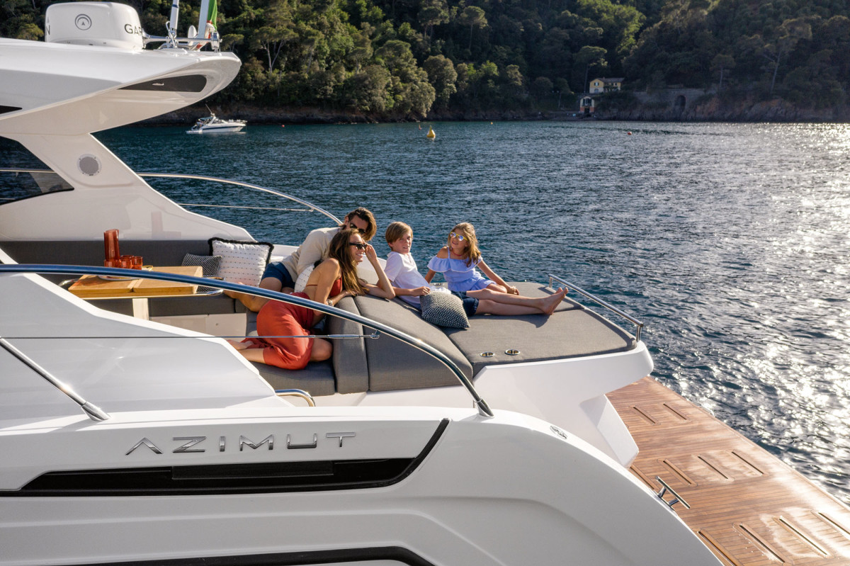 The sunpad joins the main deck’s alfresco seating area and serves as cover for the tender garage.
